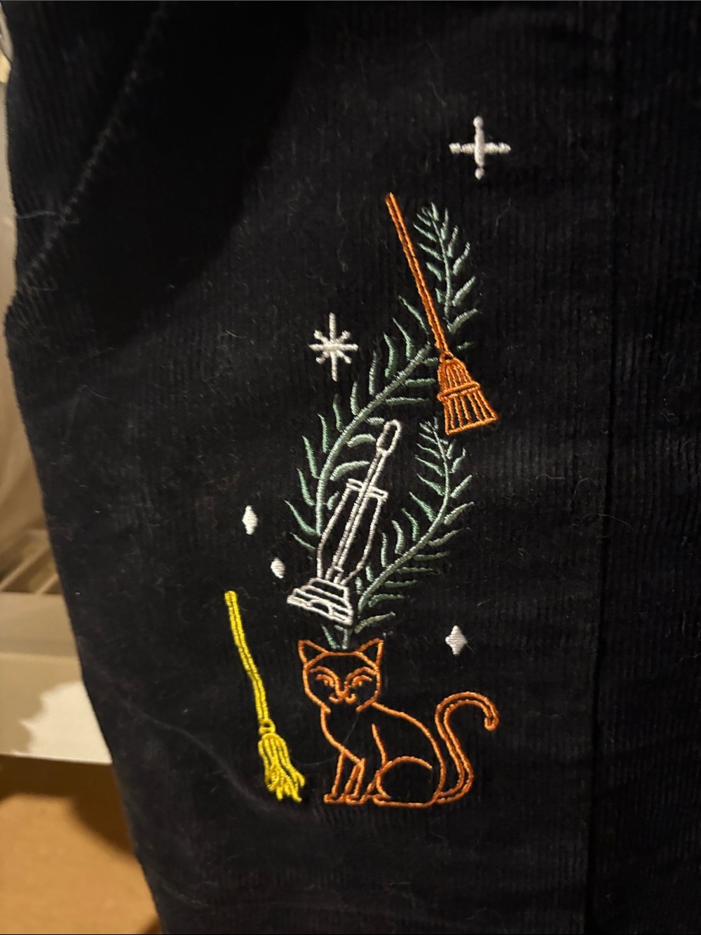 Disney Box Lunch Black Embroidered Corduroy Overalls skirt One-Piece Hocus Pocus - Picture 6 of 8